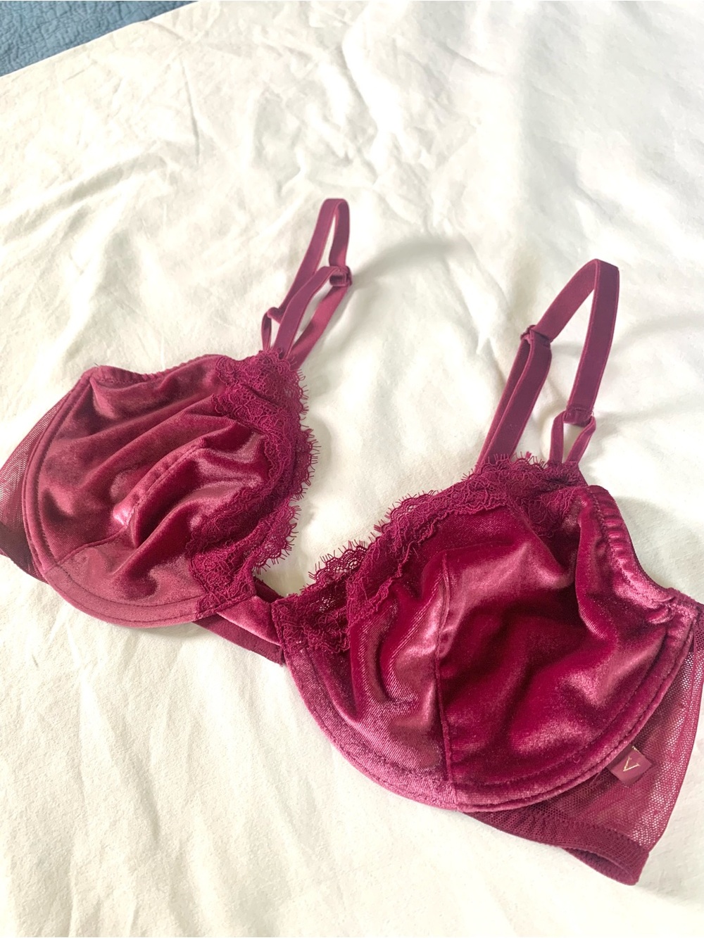 Victorias Secret Unlined Demi Velvet Bra. 38C